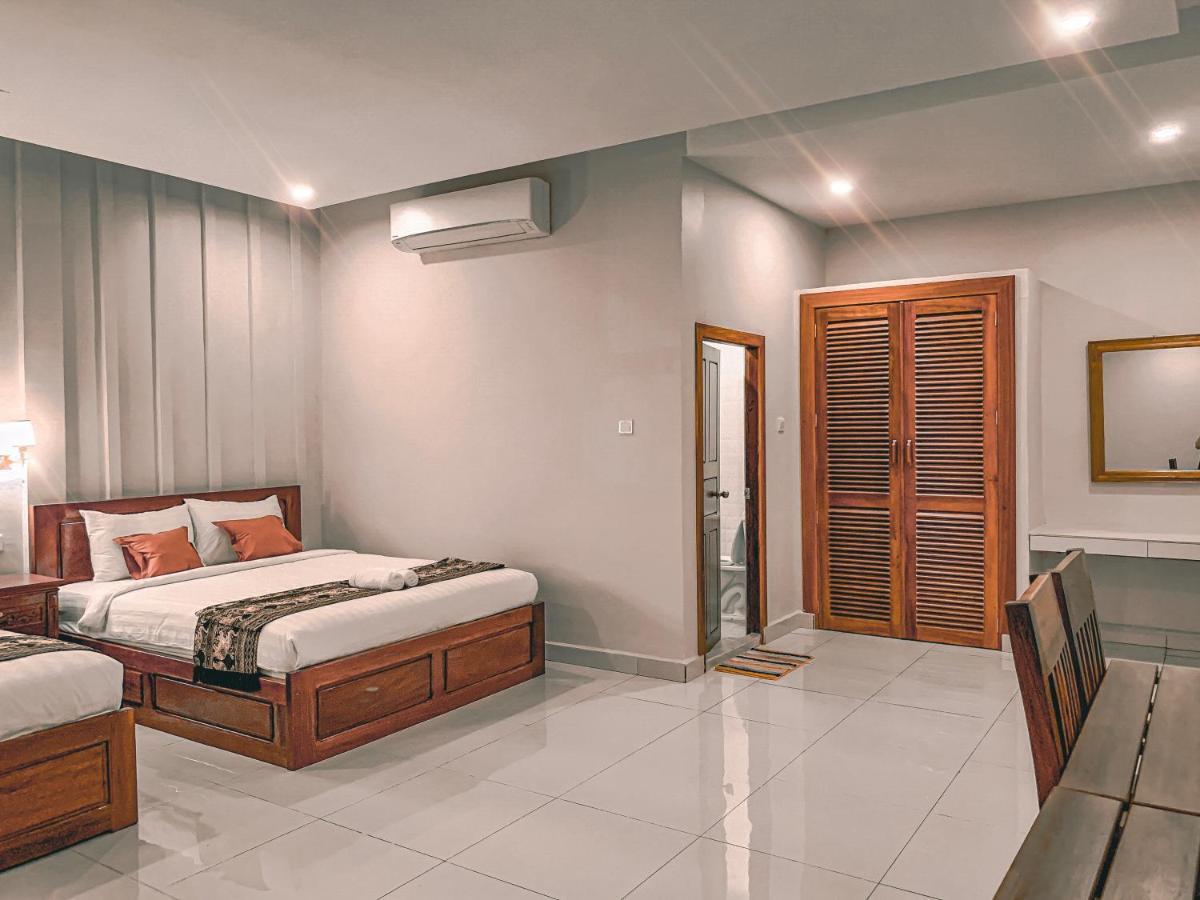 Montagne Regency Hotel Kampot Exterior photo