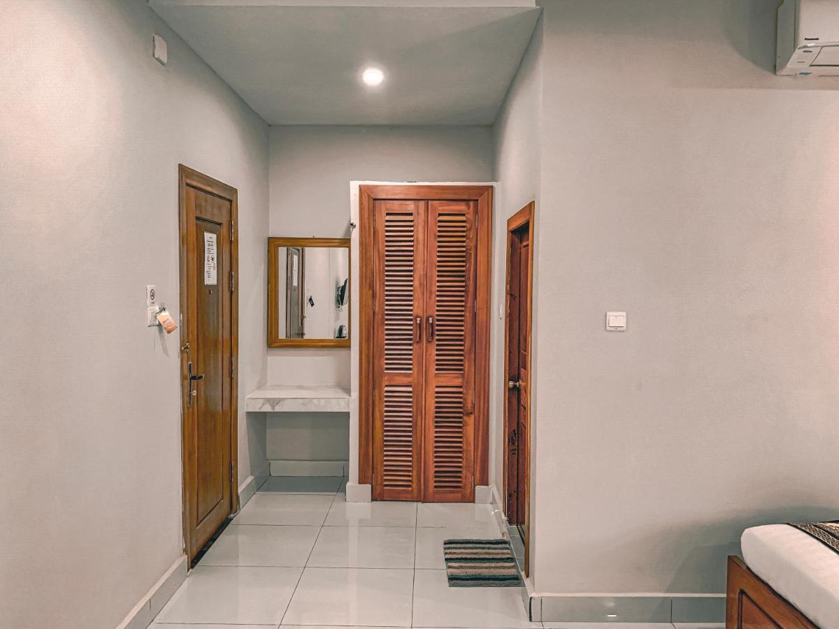 Montagne Regency Hotel Kampot Exterior photo